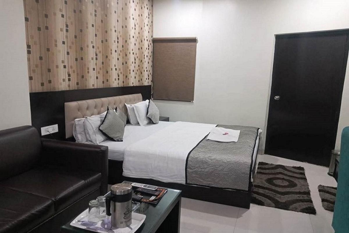 Hotel Mandakini Lush Kanpur Exterior photo