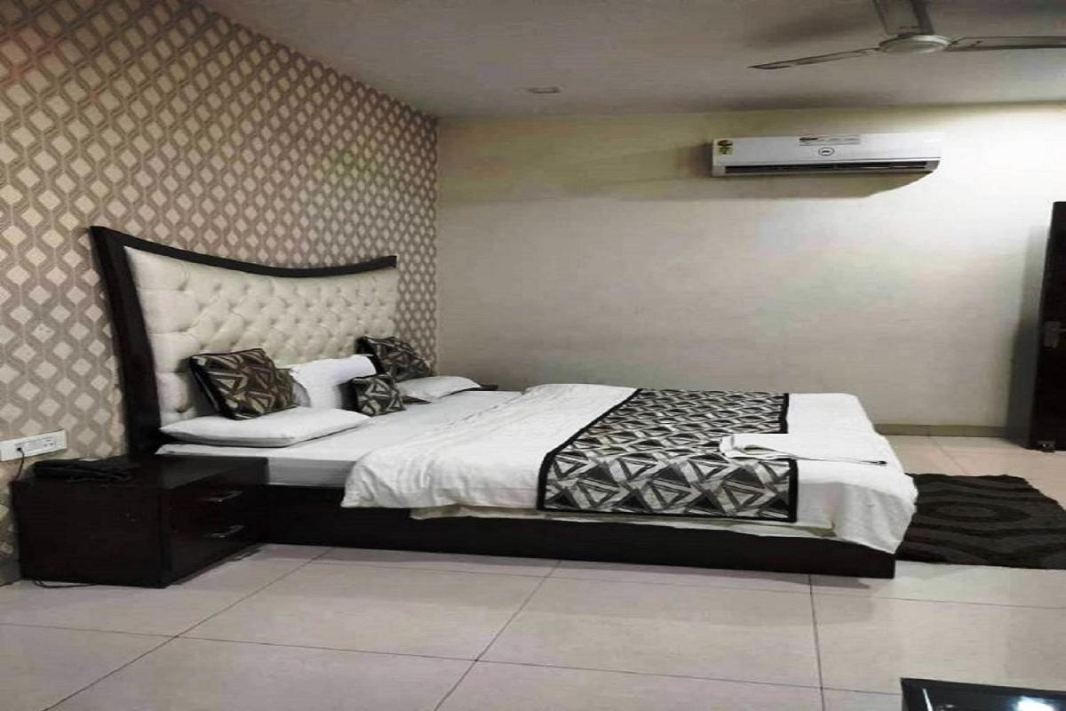 Hotel Mandakini Lush Kanpur Exterior photo