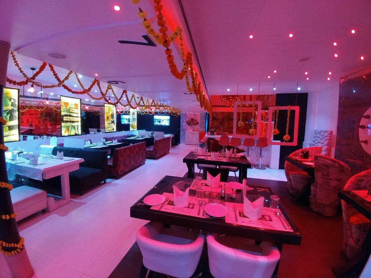 Hotel Mandakini Lush Kanpur Exterior photo